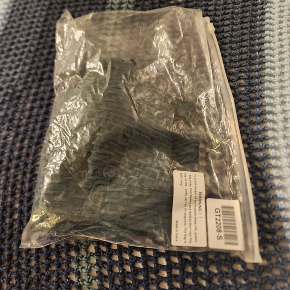 NWT bra with keyhole back buy 1 get one! - Picture 3 of 3